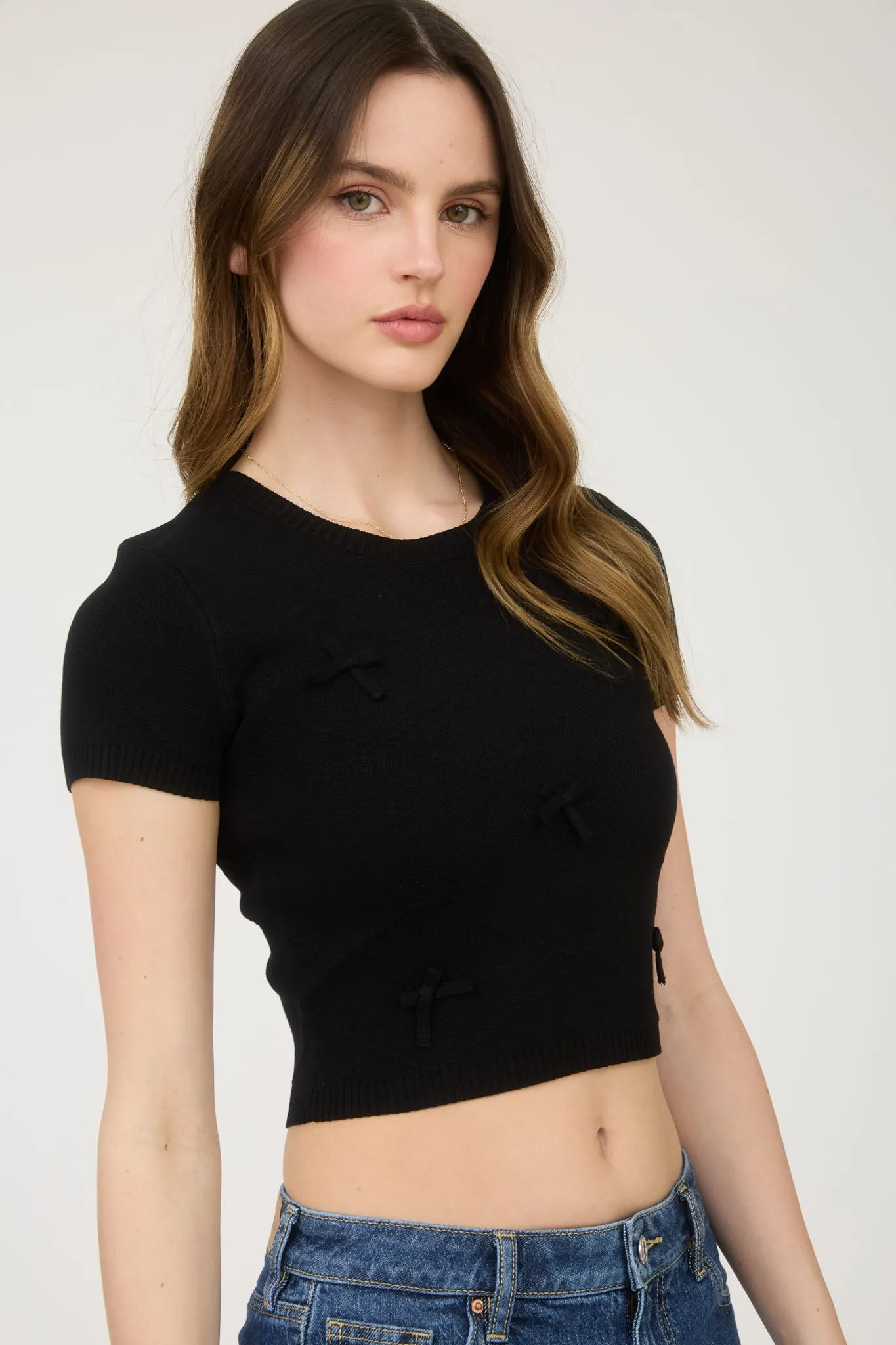 BOW DETAIL CREW NECK SHORT SLEEVE SWEATER CROP TOP