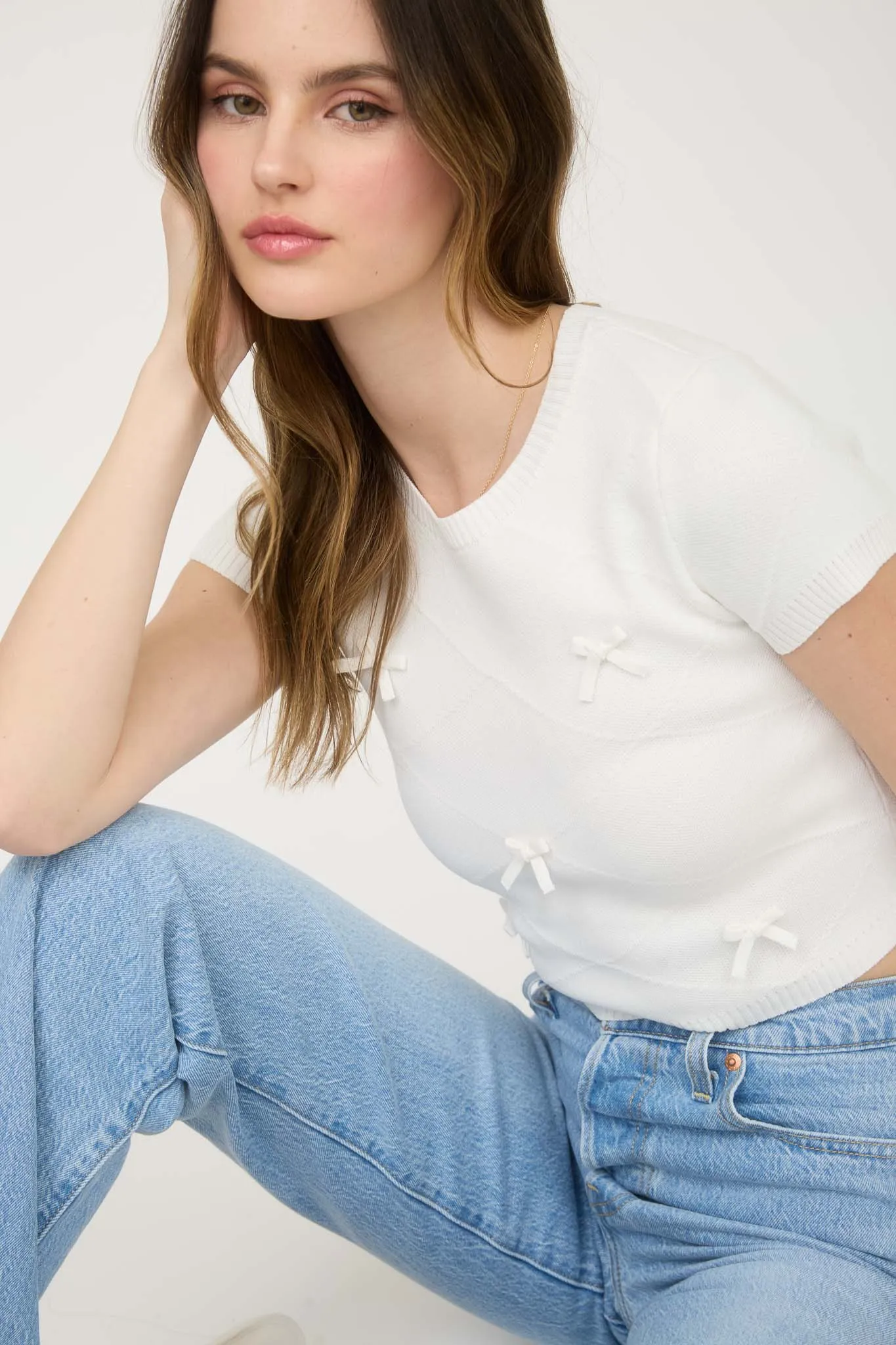 BOW DETAIL CREW NECK SHORT SLEEVE SWEATER CROP TOP