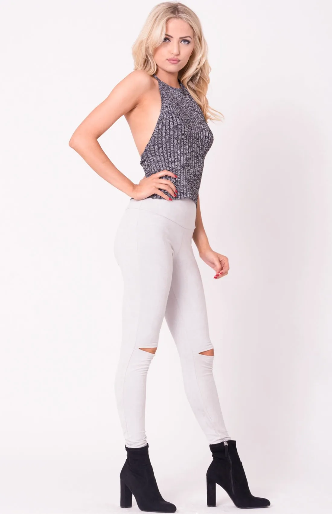 HALTER KNIT CROP TOP