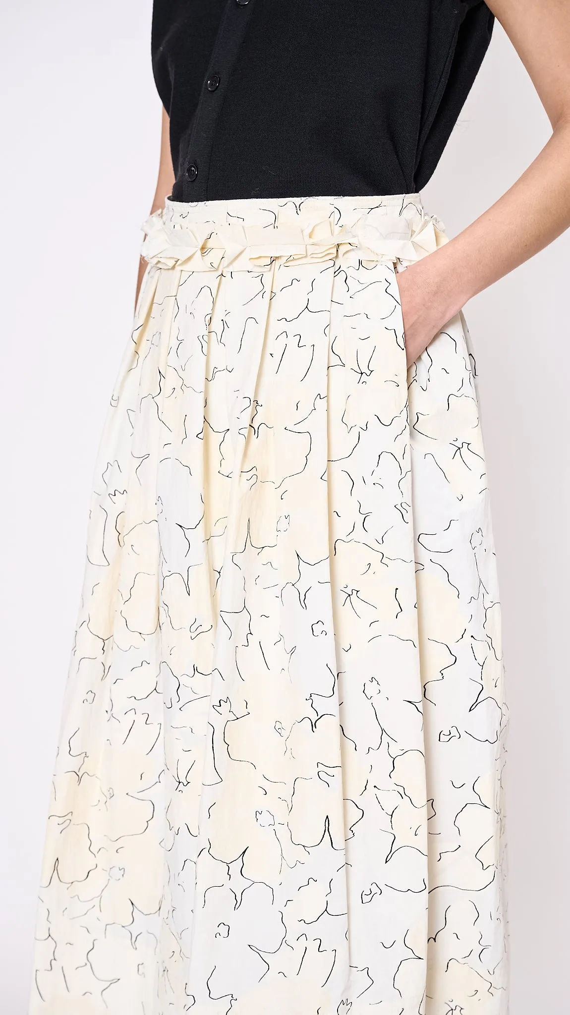 Pleated Mid Skirt in Butter