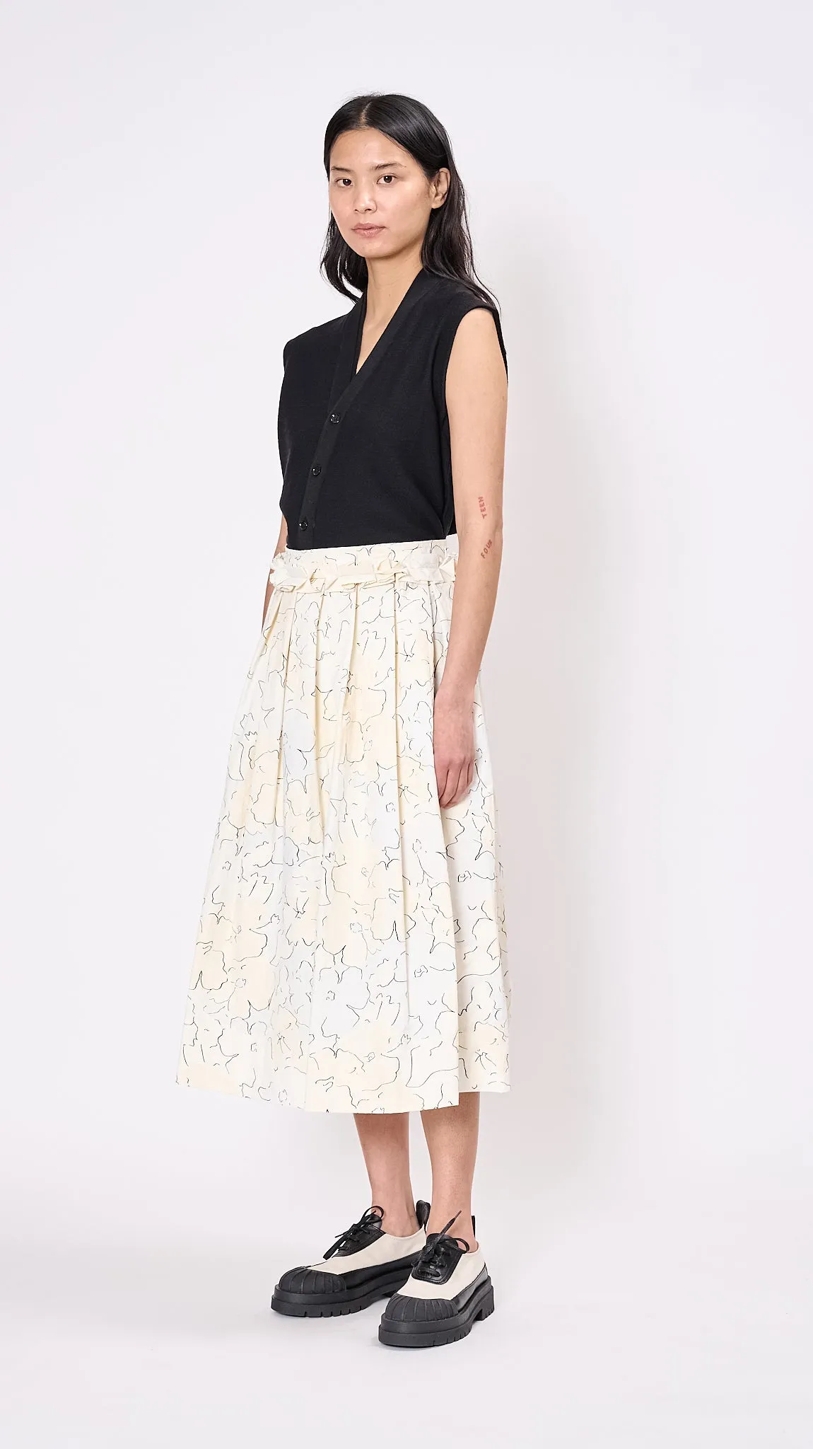 Pleated Mid Skirt in Butter